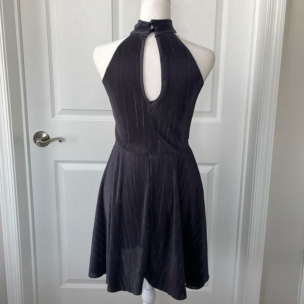 Misguided Skater Dress Size 4 - Picture 2 of 8